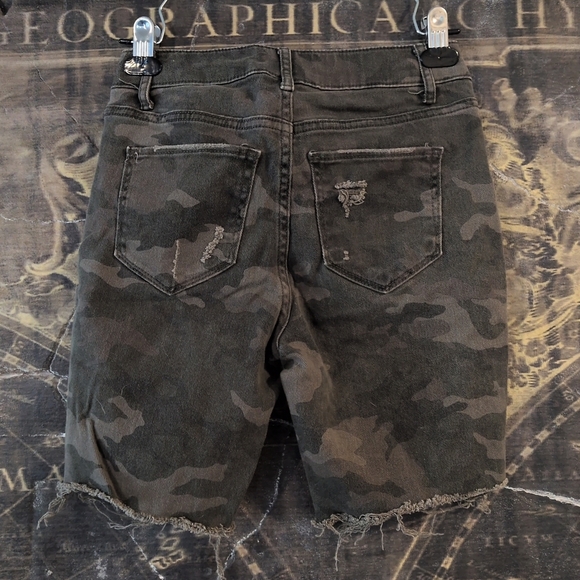 NoBo Camo Jean Shorts Mid Rise Size 3 Distressed - Picture 4 of 4